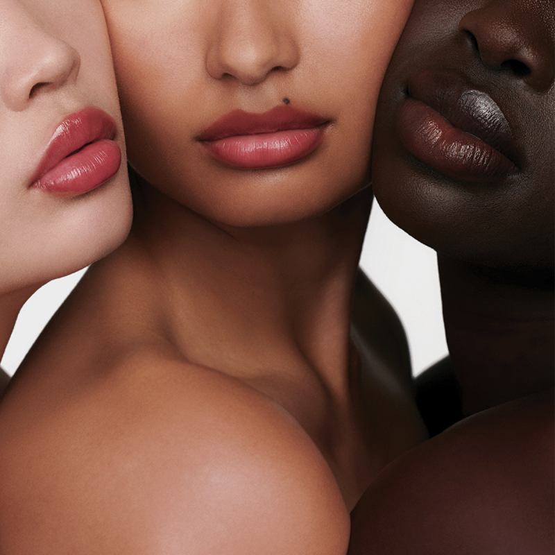 色付きバーム：唇の潤い補給効果が臨床的に証明されています